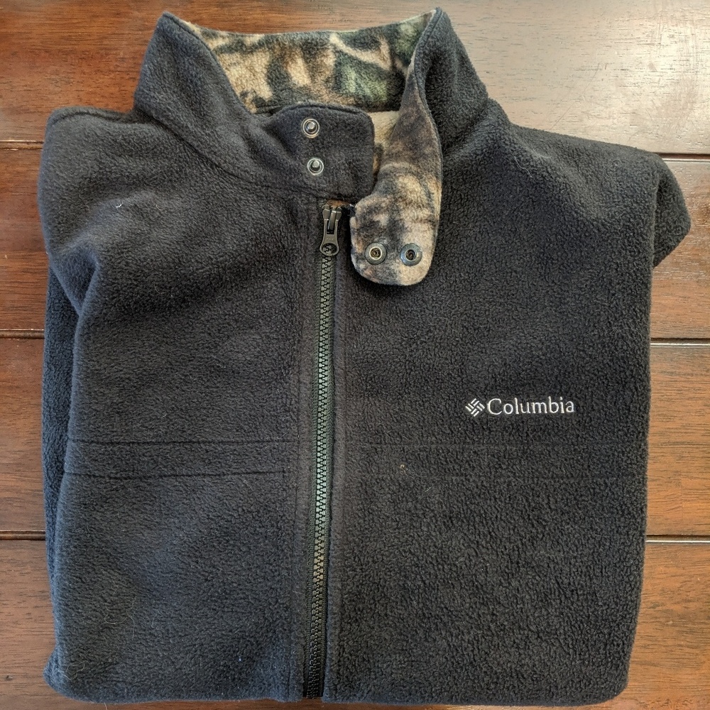 Columbia Men's Fleece Black Vest w/ Camo collar